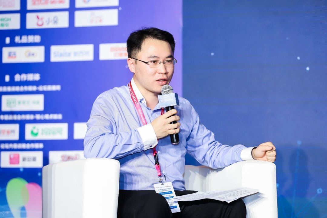 李代伟.jpg